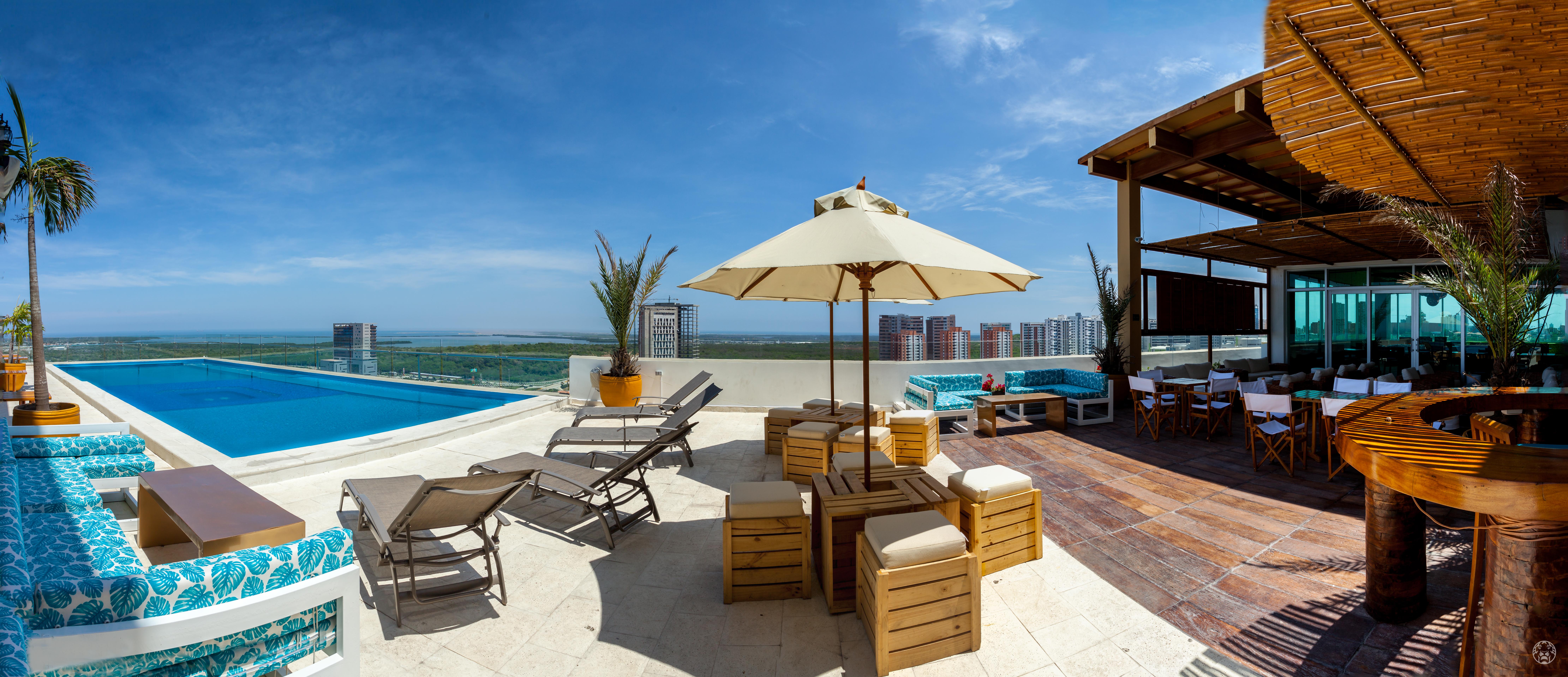 Ghl Collection Barranquilla Hotel Eksteriør bilde Rooftop pool at the hotel